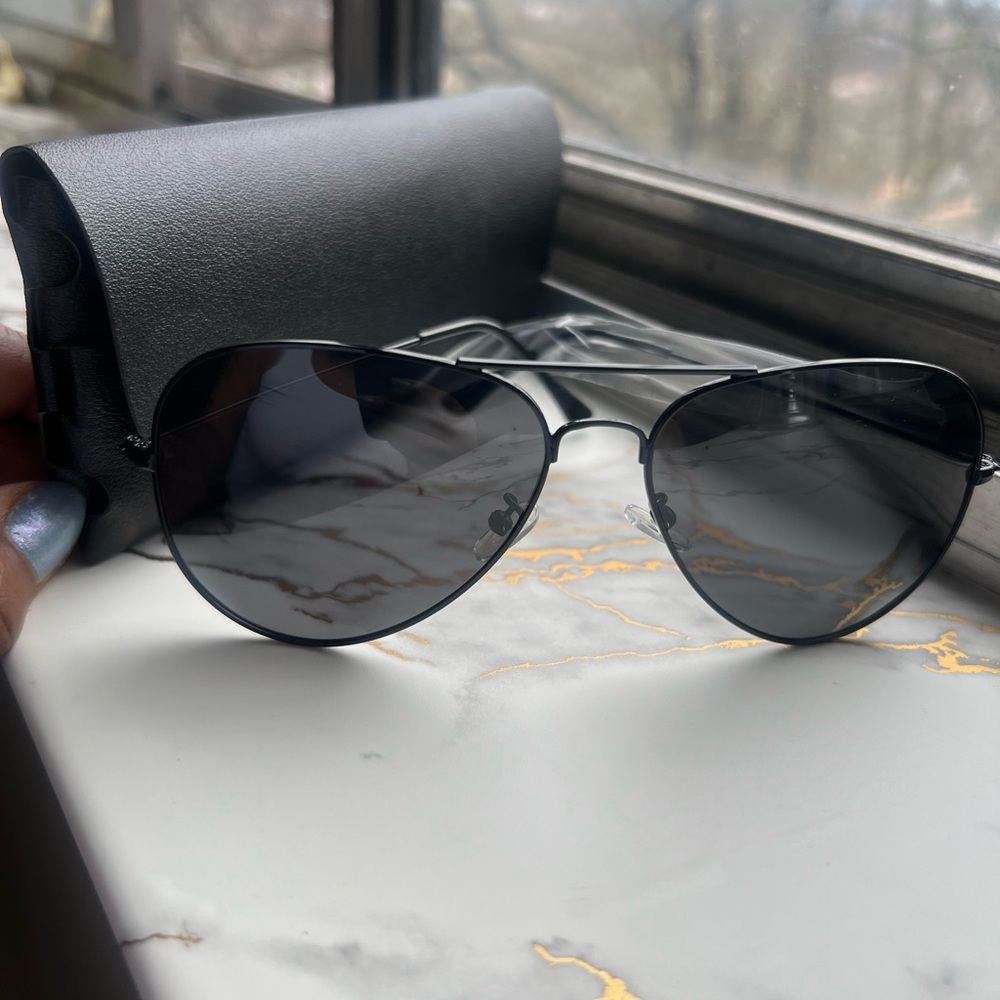 Black Aviator Sunglasses with Case